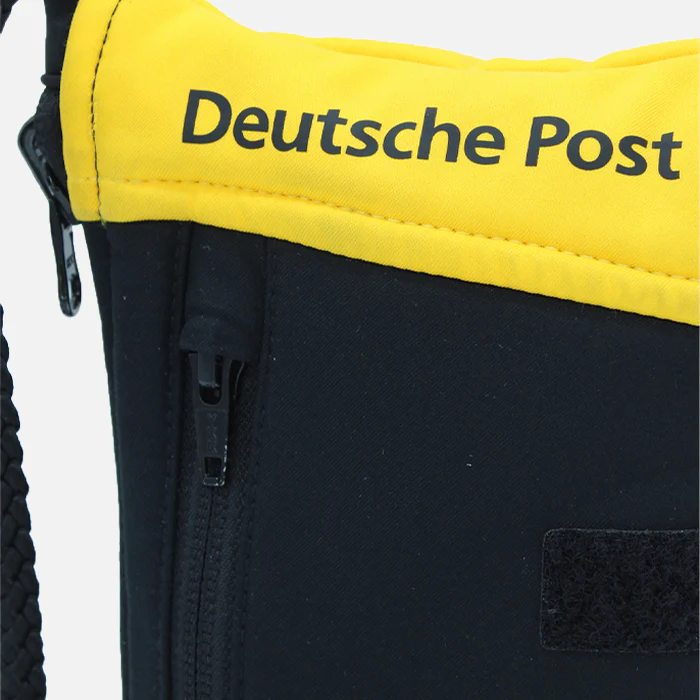 Upgecycelter Brustbeutel, DPDHL - Image 3